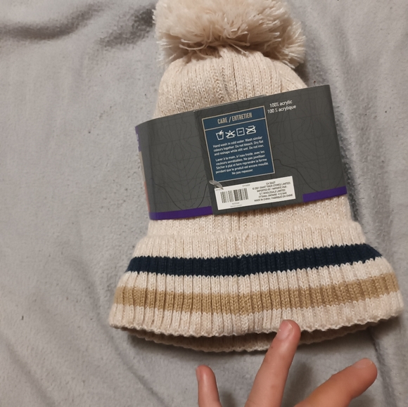 warm winter toque - Picture 2 of 3